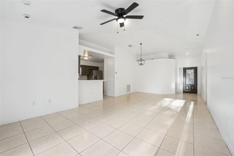 House in Tampa, Florida 3 bedrooms, 123.28 sq.m. № 1905624 - photo 8