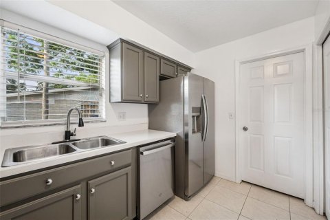 House in Tampa, Florida 3 bedrooms, 123.28 sq.m. № 1905624 - photo 11