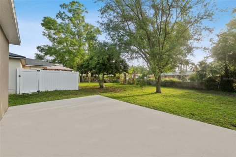 House in Tampa, Florida 3 bedrooms, 123.28 sq.m. № 1905624 - photo 23