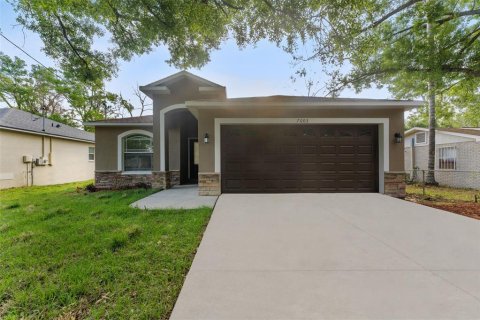 House in Tampa, Florida 3 bedrooms, 123.28 sq.m. № 1905624 - photo 4