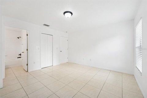 House in Tampa, Florida 3 bedrooms, 123.28 sq.m. № 1905624 - photo 14