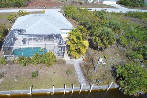 Купить виллу или дом в Порт-Шарлотт, Флорида 8 комнат, 155.15м2, № 1150140 - фото 2