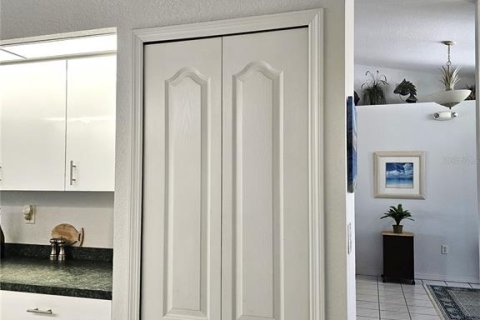 Купить виллу или дом в Порт-Шарлотт, Флорида 8 комнат, 155.15м2, № 1150140 - фото 23
