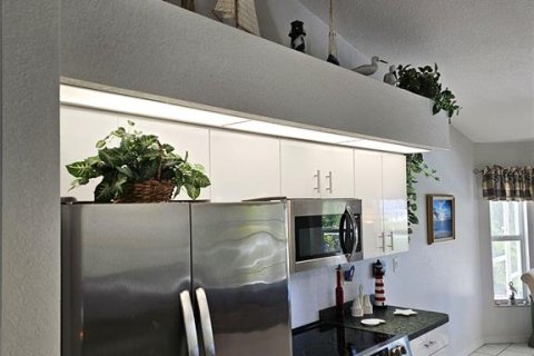 Купить виллу или дом в Порт-Шарлотт, Флорида 8 комнат, 155.15м2, № 1150140 - фото 21