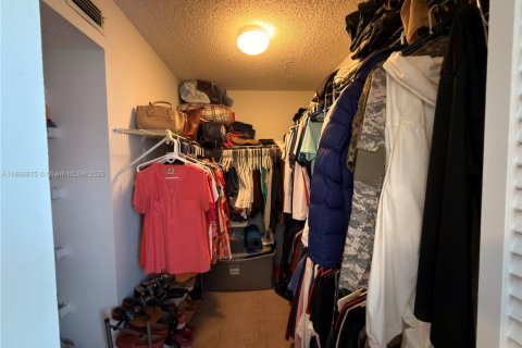 Copropriété à louer à Pembroke Pines, Floride: 1 chambre, 96.34 m2 № 1966257 - photo 15