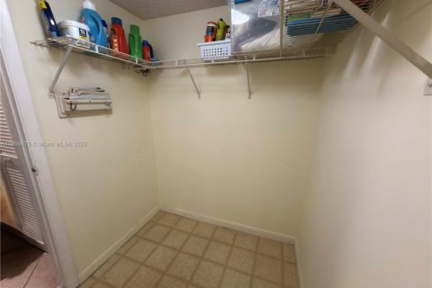 Copropriété à louer à Pembroke Pines, Floride: 1 chambre, 96.34 m2 № 1966257 - photo 19