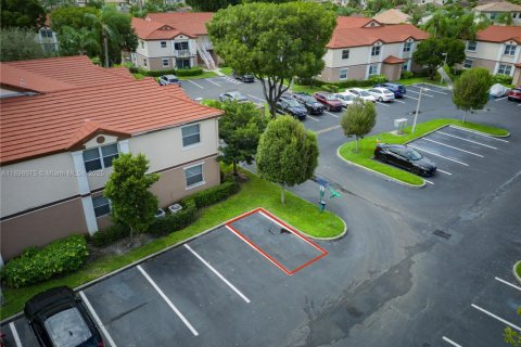 Copropriété à louer à Pembroke Pines, Floride: 1 chambre, 96.34 m2 № 1966257 - photo 11