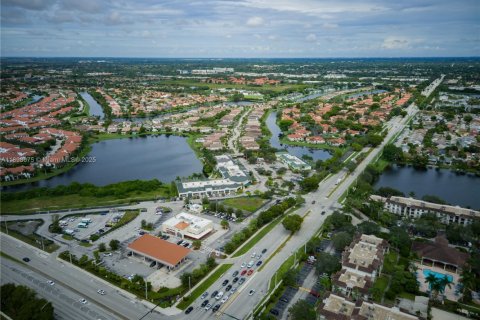 Copropriété à louer à Pembroke Pines, Floride: 1 chambre, 96.34 m2 № 1966257 - photo 8