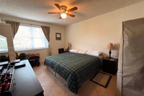 Copropriété à louer à Pembroke Pines, Floride: 1 chambre, 96.34 m2 № 1966257 - photo 14