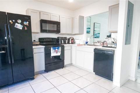 Touwnhouse à vendre à Florida City, Floride: 2 chambres, 112.23 m2 № 2015905 - photo 8