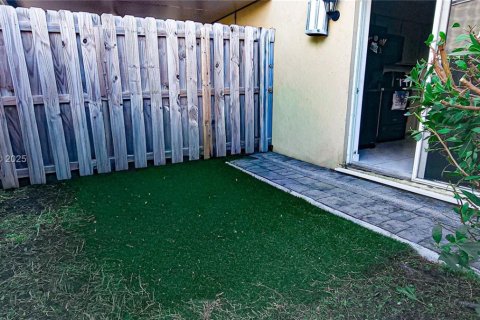 Touwnhouse à vendre à Florida City, Floride: 2 chambres, 112.23 m2 № 2015905 - photo 20