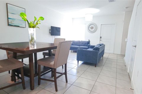 Touwnhouse à vendre à Florida City, Floride: 2 chambres, 112.23 m2 № 2015905 - photo 7