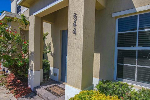 Touwnhouse à vendre à Florida City, Floride: 2 chambres, 112.23 m2 № 2015905 - photo 2