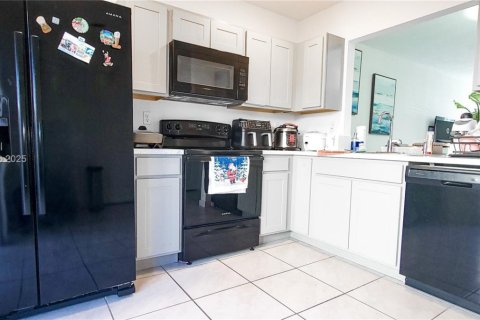 Touwnhouse à vendre à Florida City, Floride: 2 chambres, 112.23 m2 № 2015905 - photo 9