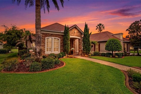 Casa en venta en Mount Dora, Florida, 3 dormitorios, 342.44 m2 № 2299390 - foto 4