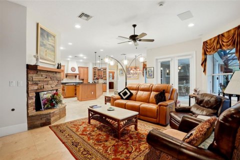 Casa en venta en Mount Dora, Florida, 3 dormitorios, 342.44 m2 № 2299390 - foto 15