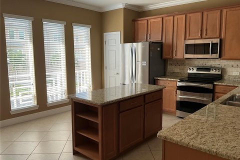 Townhouse in Seminole, Florida 3 bedrooms, 193.98 sq.m. № 2294715 - photo 4