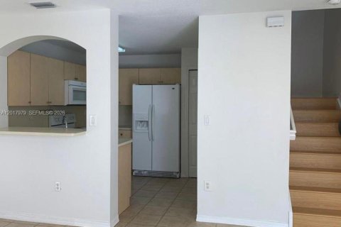 Condo in Pembroke Pines, Florida, 2 bedrooms  № 2088076 - photo 5