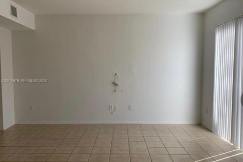 Condo in Pembroke Pines, Florida, 2 bedrooms  № 2088076 - photo 6