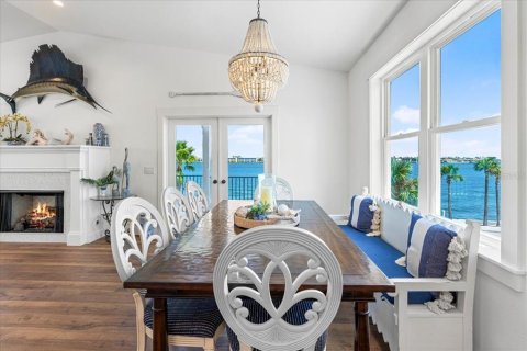 Casa en venta en Saint Pete Beach, Florida, 4 dormitorios, 275.36 m2 № 1899658 - foto 13