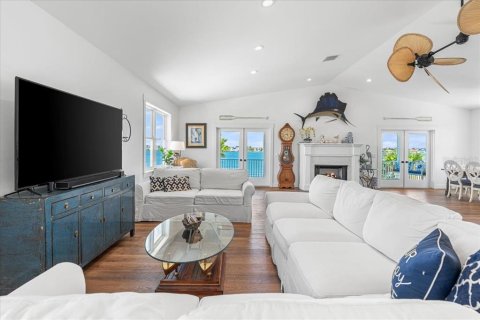 Casa en venta en Saint Pete Beach, Florida, 4 dormitorios, 275.36 m2 № 1899658 - foto 7