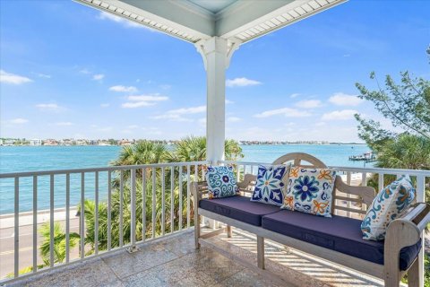 Casa en venta en Saint Pete Beach, Florida, 4 dormitorios, 275.36 m2 № 1899658 - foto 19
