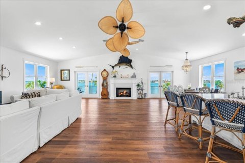 Casa en venta en Saint Pete Beach, Florida, 4 dormitorios, 275.36 m2 № 1899658 - foto 5