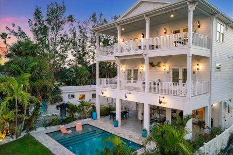 Casa en venta en Saint Pete Beach, Florida, 4 dormitorios, 275.36 m2 № 1899658 - foto 1