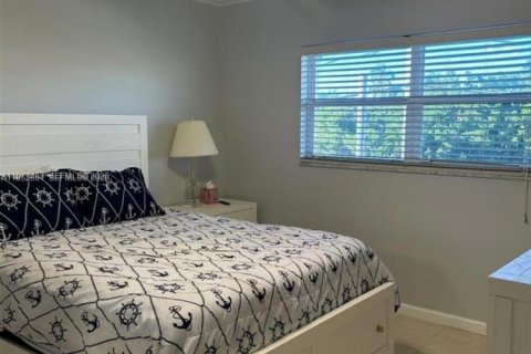 Condominio en venta en Lauderdale-by-the-Sea, Florida, 2 dormitorios, 92.9 m2 № 2044420 - foto 30