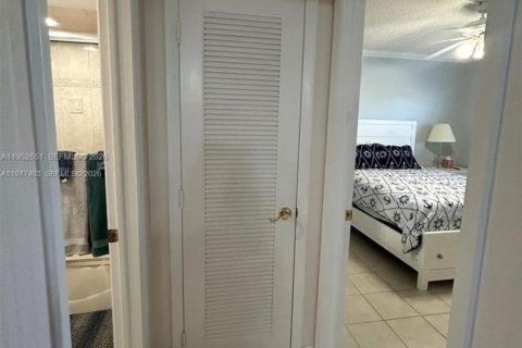 Condominio en venta en Lauderdale-by-the-Sea, Florida, 2 dormitorios, 92.9 m2 № 2044420 - foto 27