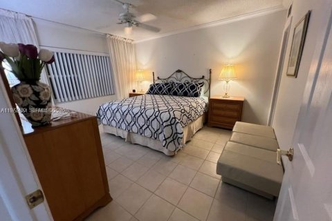 Condominio en venta en Lauderdale-by-the-Sea, Florida, 2 dormitorios, 92.9 m2 № 2044420 - foto 22