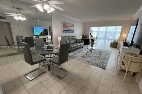 Condominio en venta en Lauderdale-by-the-Sea, Florida, 2 dormitorios, 92.9 m2 № 2044420 - foto 10