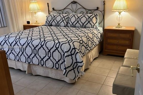 Condominio en venta en Lauderdale-by-the-Sea, Florida, 2 dormitorios, 92.9 m2 № 2044420 - foto 23