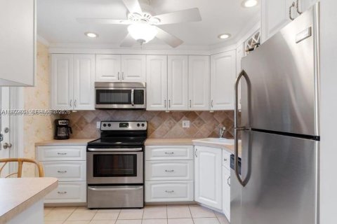 Condominio en venta en Lauderdale-by-the-Sea, Florida, 2 dormitorios, 92.9 m2 № 2044420 - foto 20