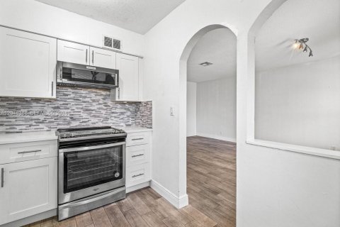 Condo in Boca Raton, Florida, 2 bedrooms  № 2246145 - photo 2