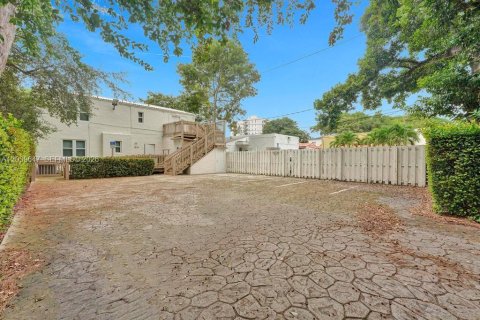 Commercial property in Miami Beach, Florida № 2089461 - photo 4