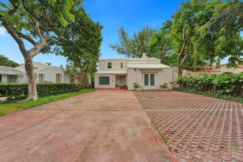 Commercial property in Miami Beach, Florida № 2089461