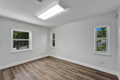 Commercial property in Miami Beach, Florida № 2089461 - photo 20