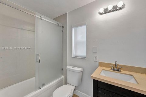 Commercial property in Miami Beach, Florida № 2089461 - photo 19