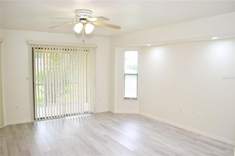 Casa en venta en Port Charlotte, Florida, 3 dormitorios, 192.31 m2 № 1911185 - foto 15