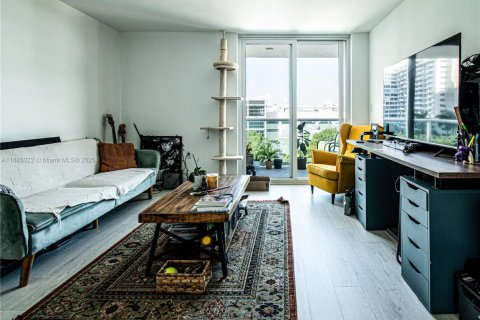 Кондоминиум с 1 спальней в Майами-Бич, Флорида № 2012579