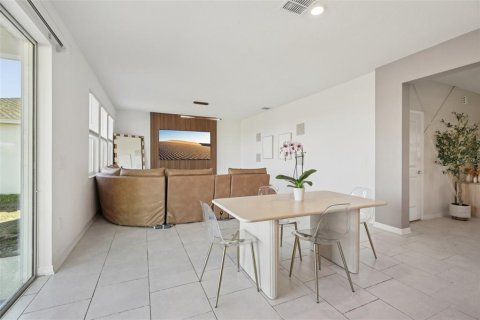 Casa en venta en Apopka, Florida, 4 dormitorios, 258.36 m2 № 2120682 - foto 16
