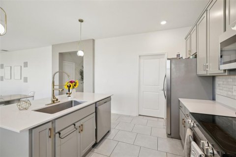 Casa en venta en Apopka, Florida, 4 dormitorios, 258.36 m2 № 2120682 - foto 23
