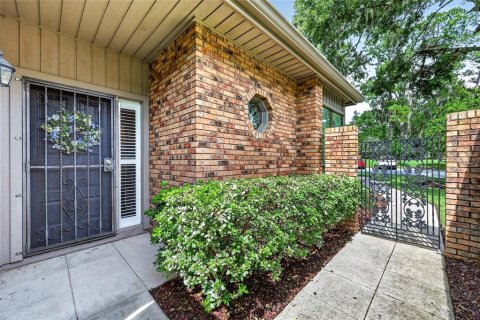 Touwnhouse à vendre à Ocala, Floride: 2 chambres, 205.96 m2 № 2413898 - photo 6