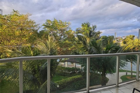 Condominio en alquiler en Aventura, Florida, 1 dormitorio, 115.01 m2 № 1990314 - foto 7