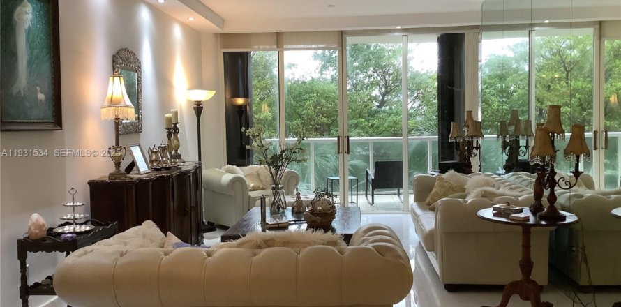 Condominio en Aventura, Florida, 1 dormitorio  № 1990314
