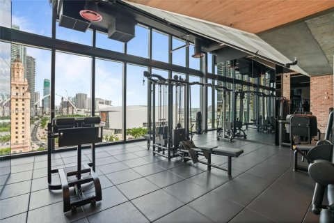 Condo in Miami, Florida, 1 bedroom  № 1943882 - photo 30
