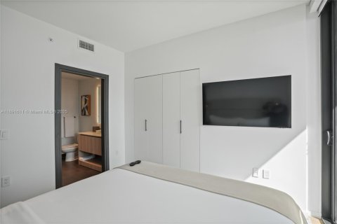 Condo in Miami, Florida, 1 bedroom  № 1943882 - photo 25