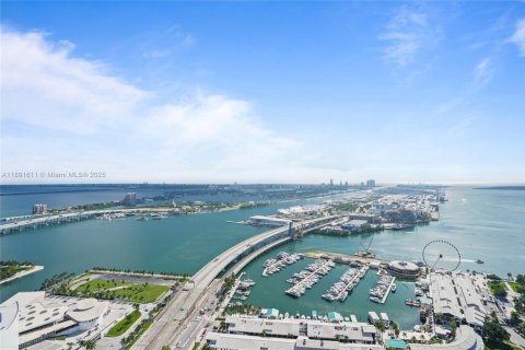 Condo in Miami, Florida, 1 bedroom  № 1943882 - photo 7