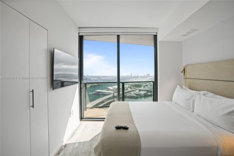 Condo in Miami, Florida, 1 bedroom  № 1943882 - photo 24